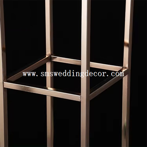 tabletop gold candle holders