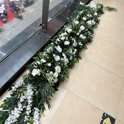 Masa İçin Greenery Runner
