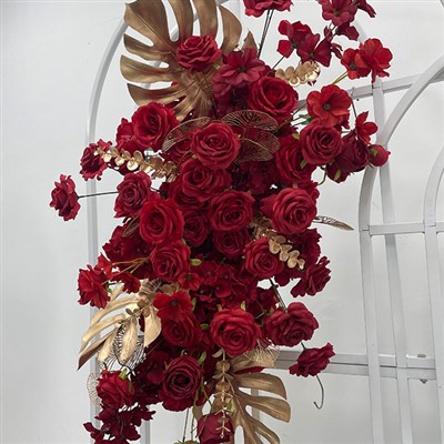 Kırmızı ve Altın Çiçek Aranjmanı